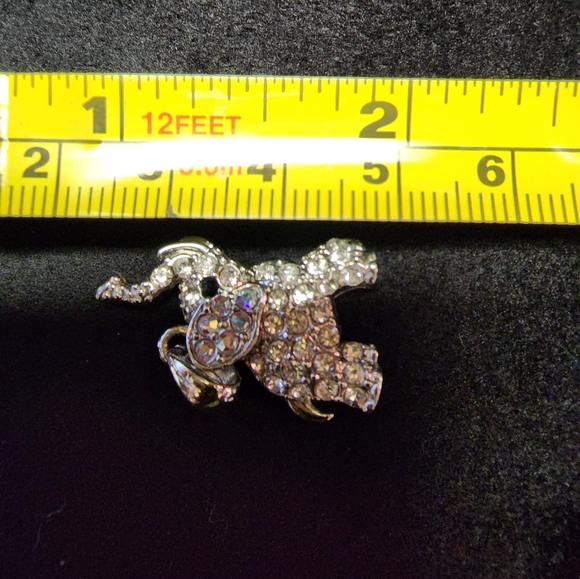 ELEPHANT Crystal Pendent - Picture 4 of 4
